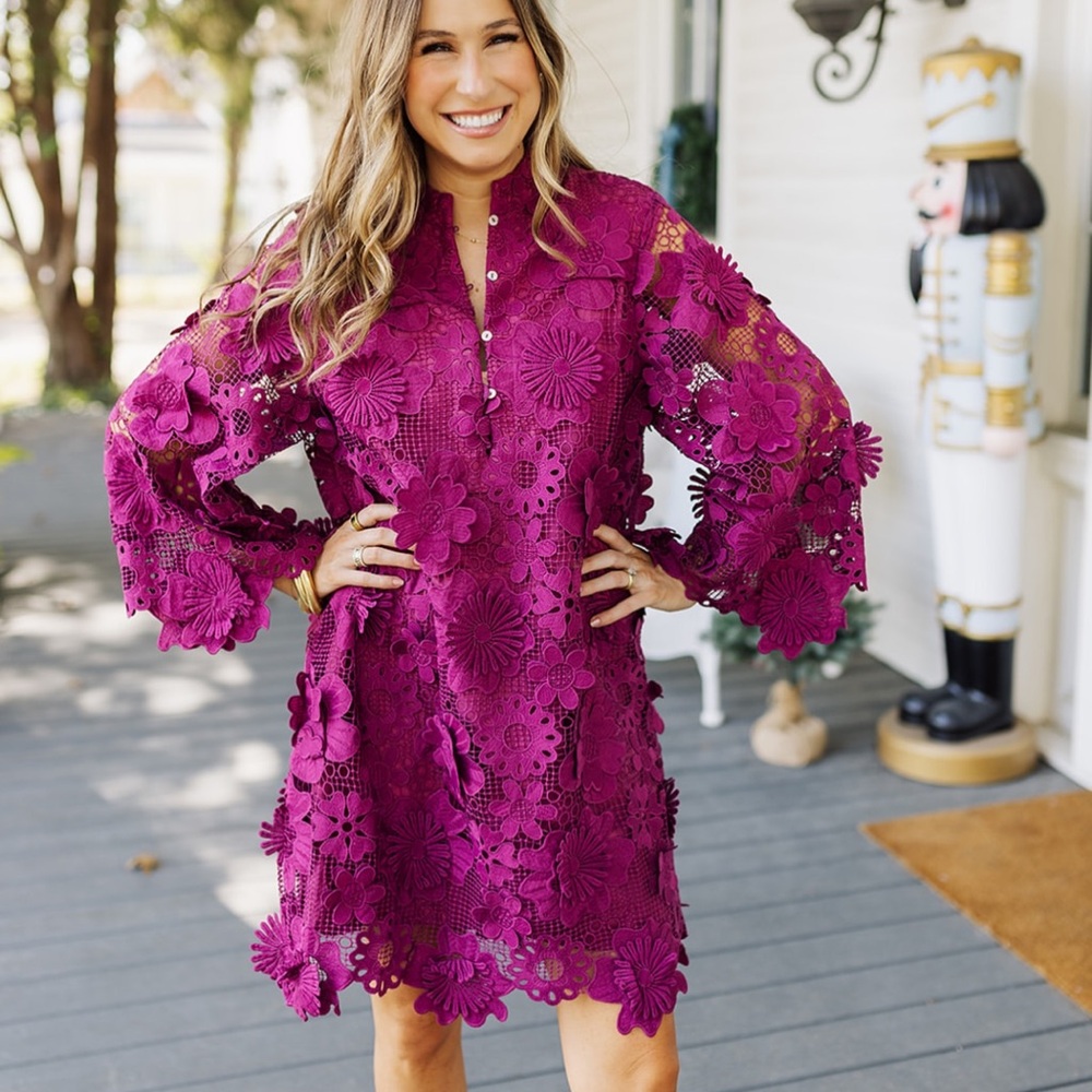 Chic Floral Lace Long Sleeve Dress in Purple